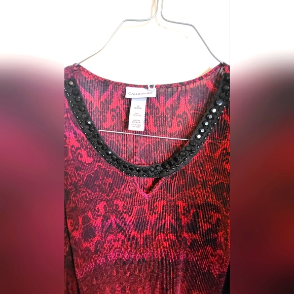 Woman's Red to Black Ombre Top - Picture 2 of 5